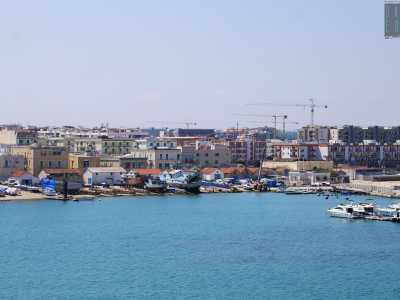 ...degli antichi cantieri navali...